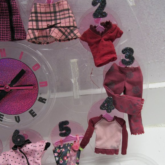 Barbie Fashion Fever Clock - Picture 10 of 16